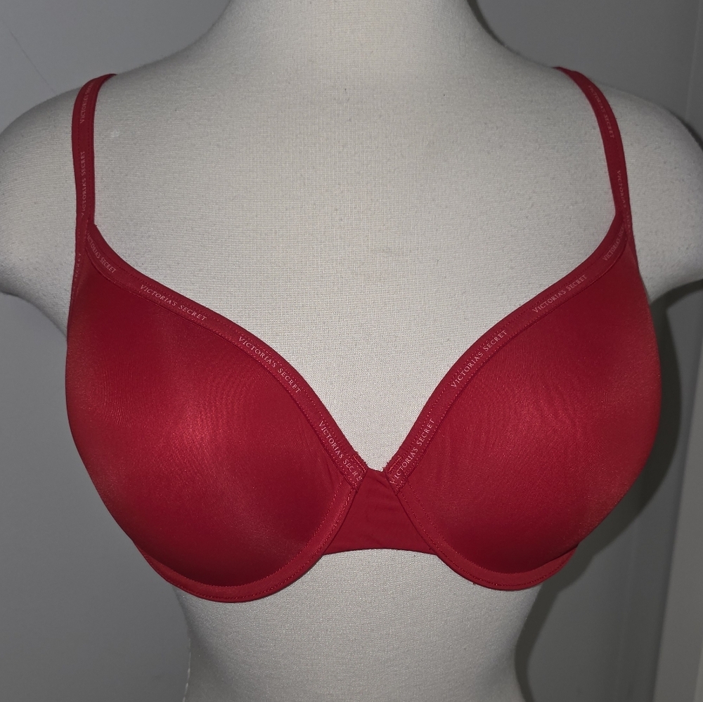 Victoria's Secret Cherry Red Logo Strap Push Up 36D T-shirt Lighly Lined